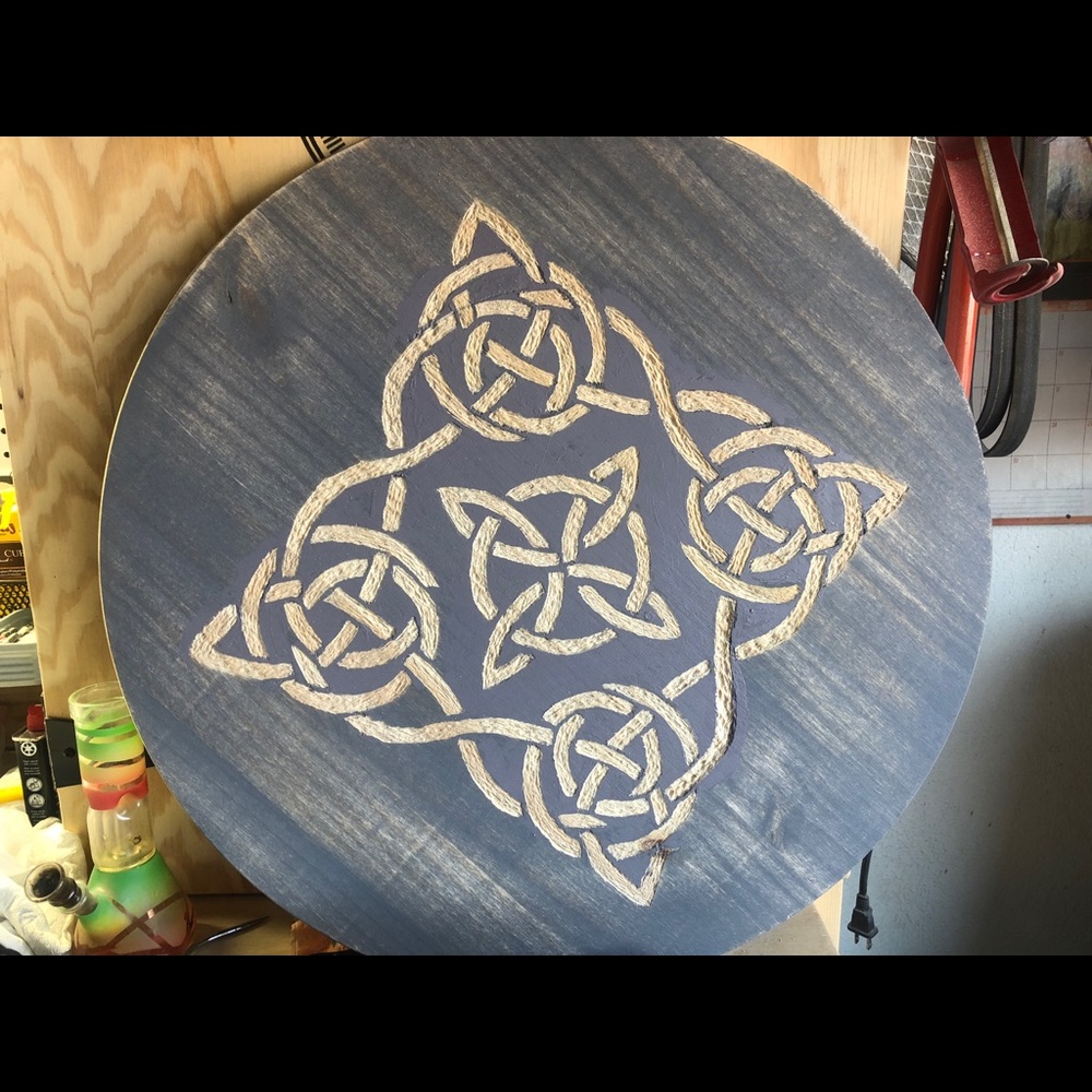 Celtic knots carving